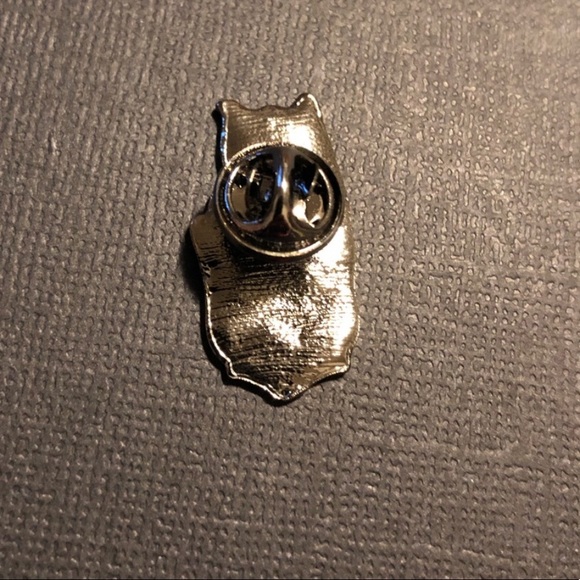 Flipping Off Cat Pin - Picture 3 of 3